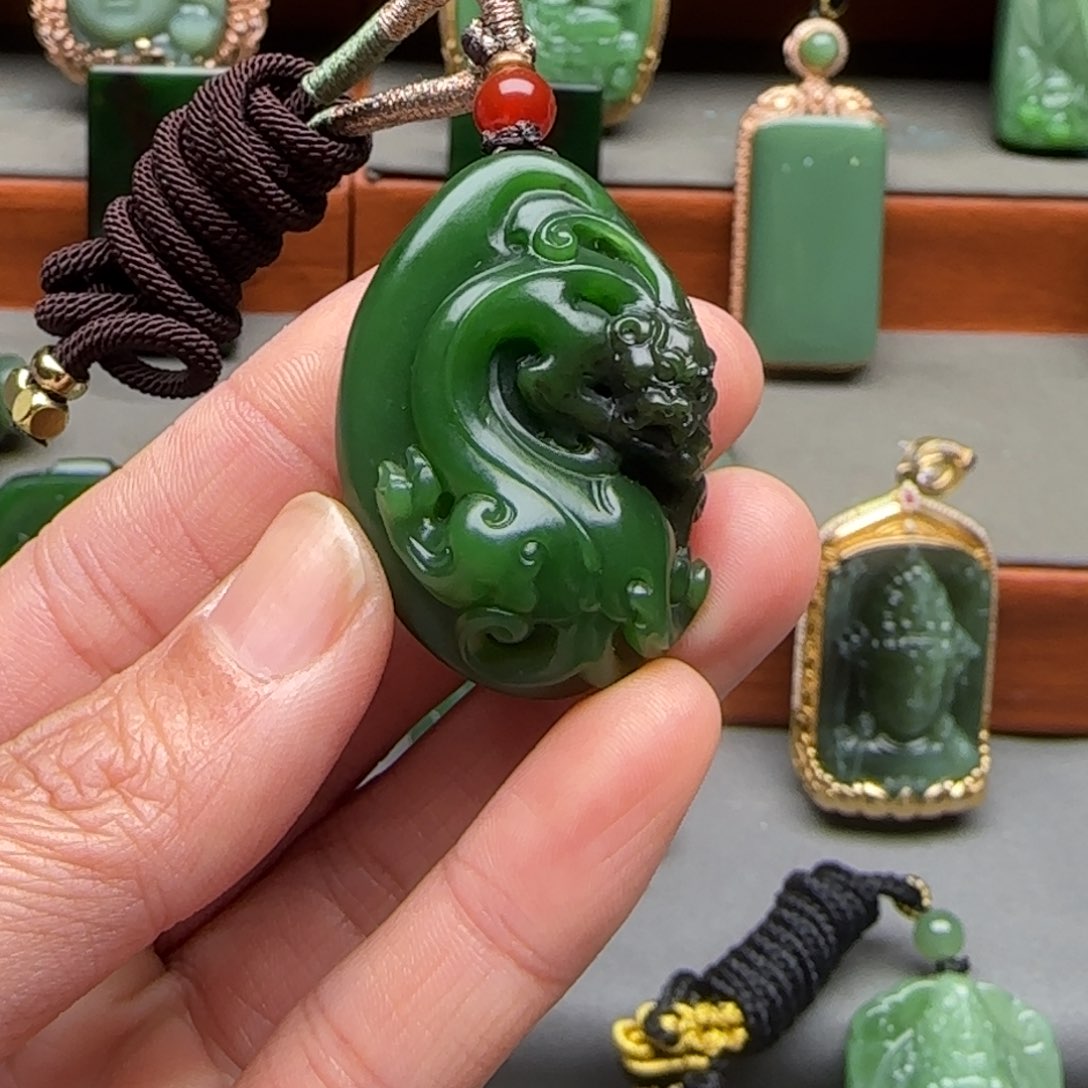 未镶嵌和田玉挂件行**疆