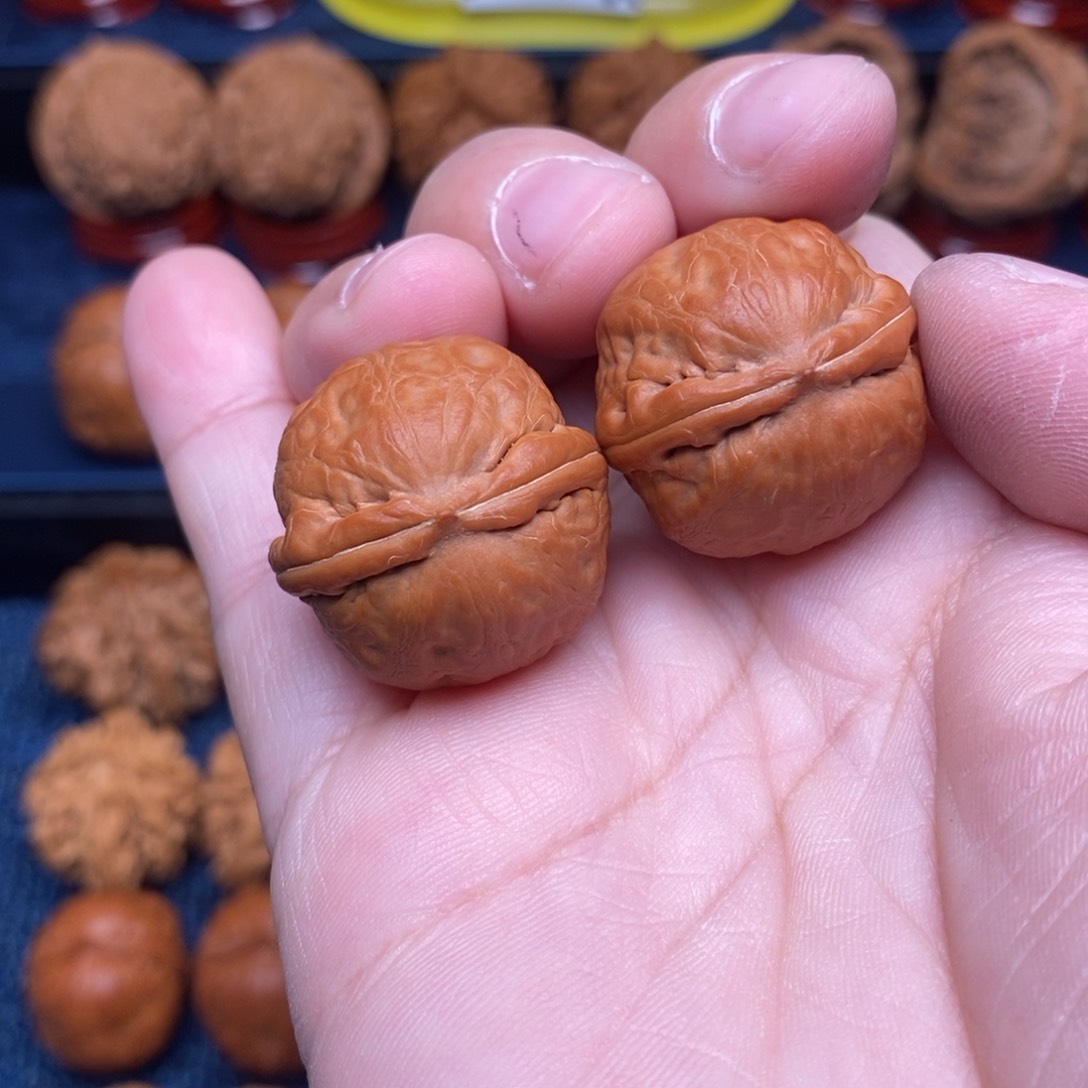 文玩核桃把件芳***犯手捻