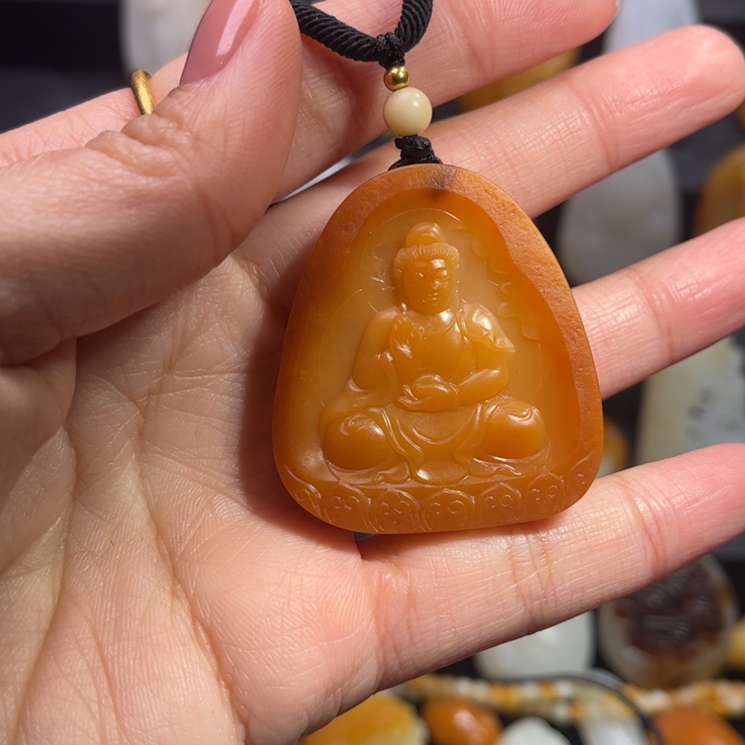 和田玉颈饰未镶嵌社**氓