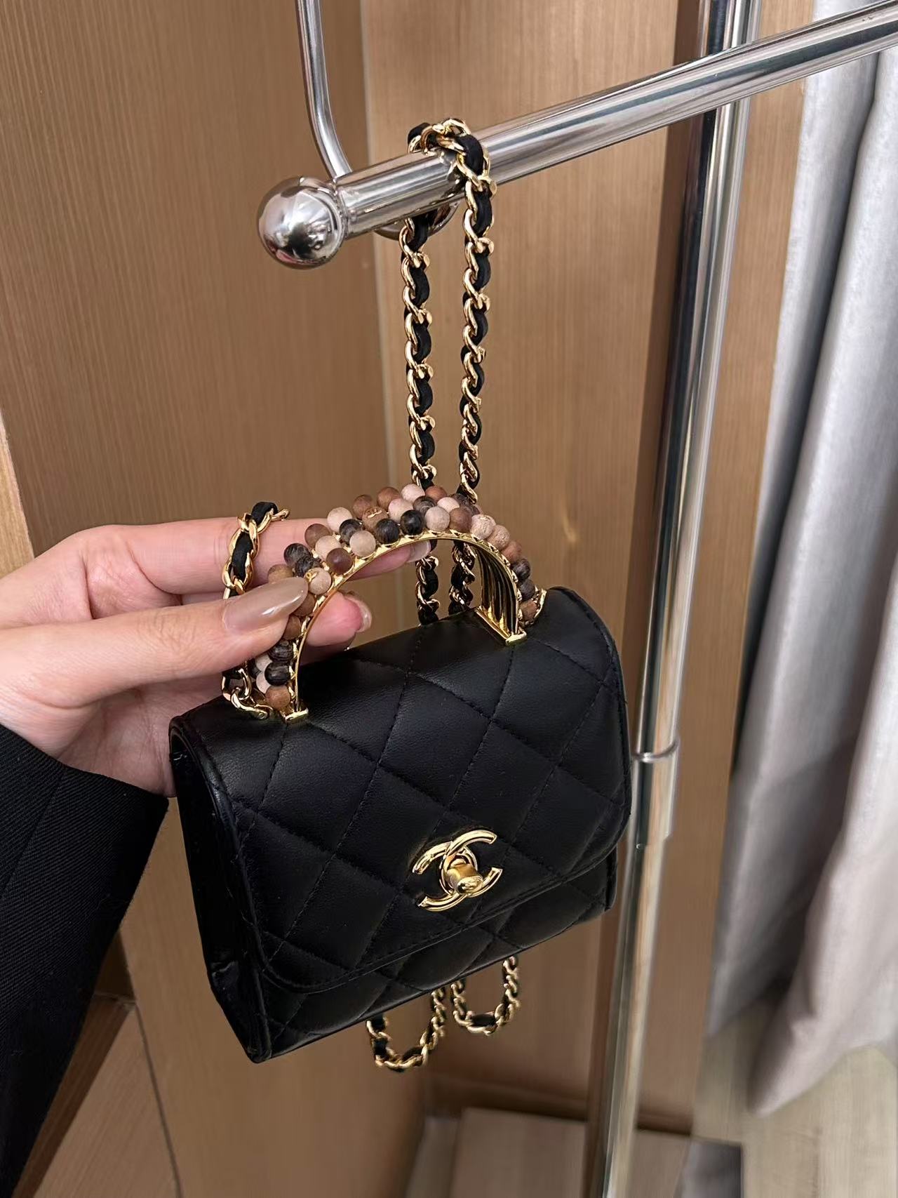 95新 Chanel/香奈儿 展会外场！木珠手柄mini kelly包