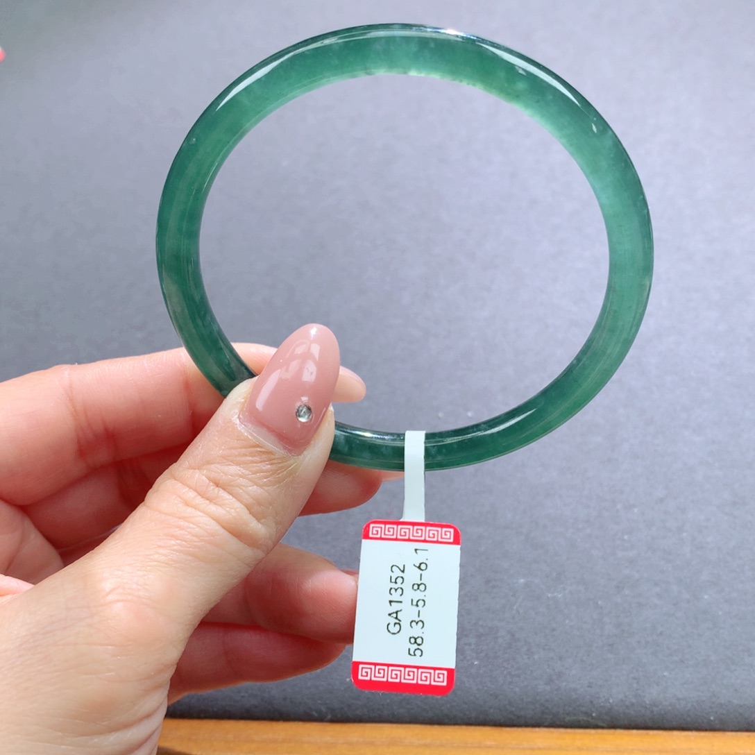 翡翠手镯未镶嵌天然翡翠手镯叮当镯