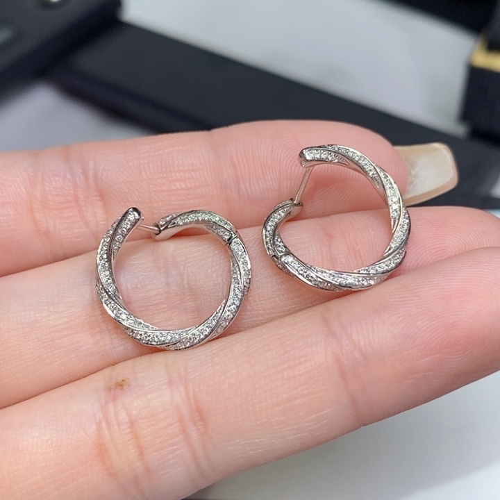 耳饰18K金镶嵌钻石蛇形耳扣