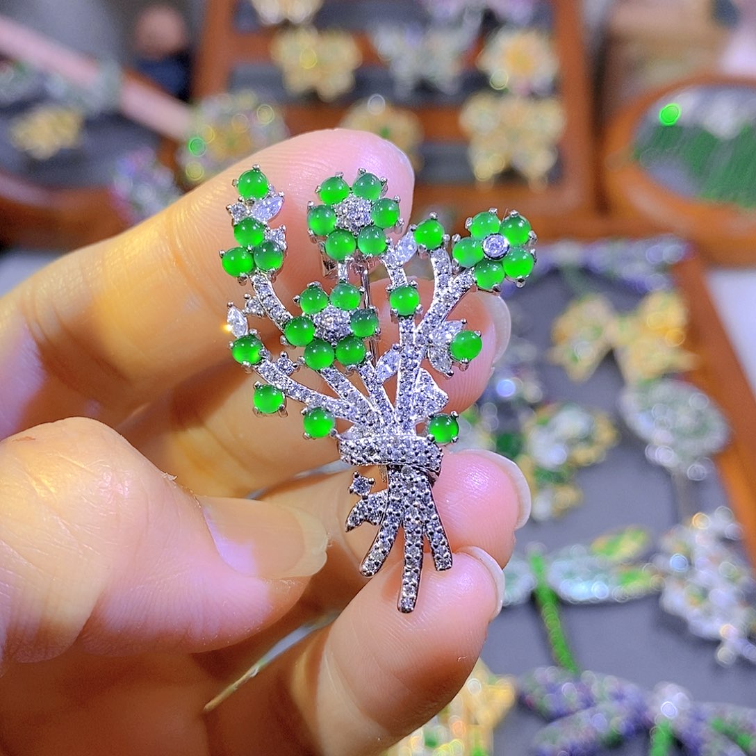 颈饰银S925镶嵌翡翠