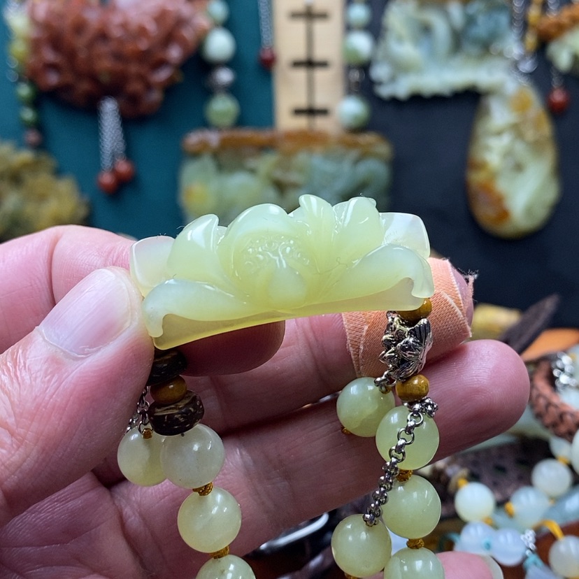 【闪购商品】蛇纹石玉手牌未镶嵌