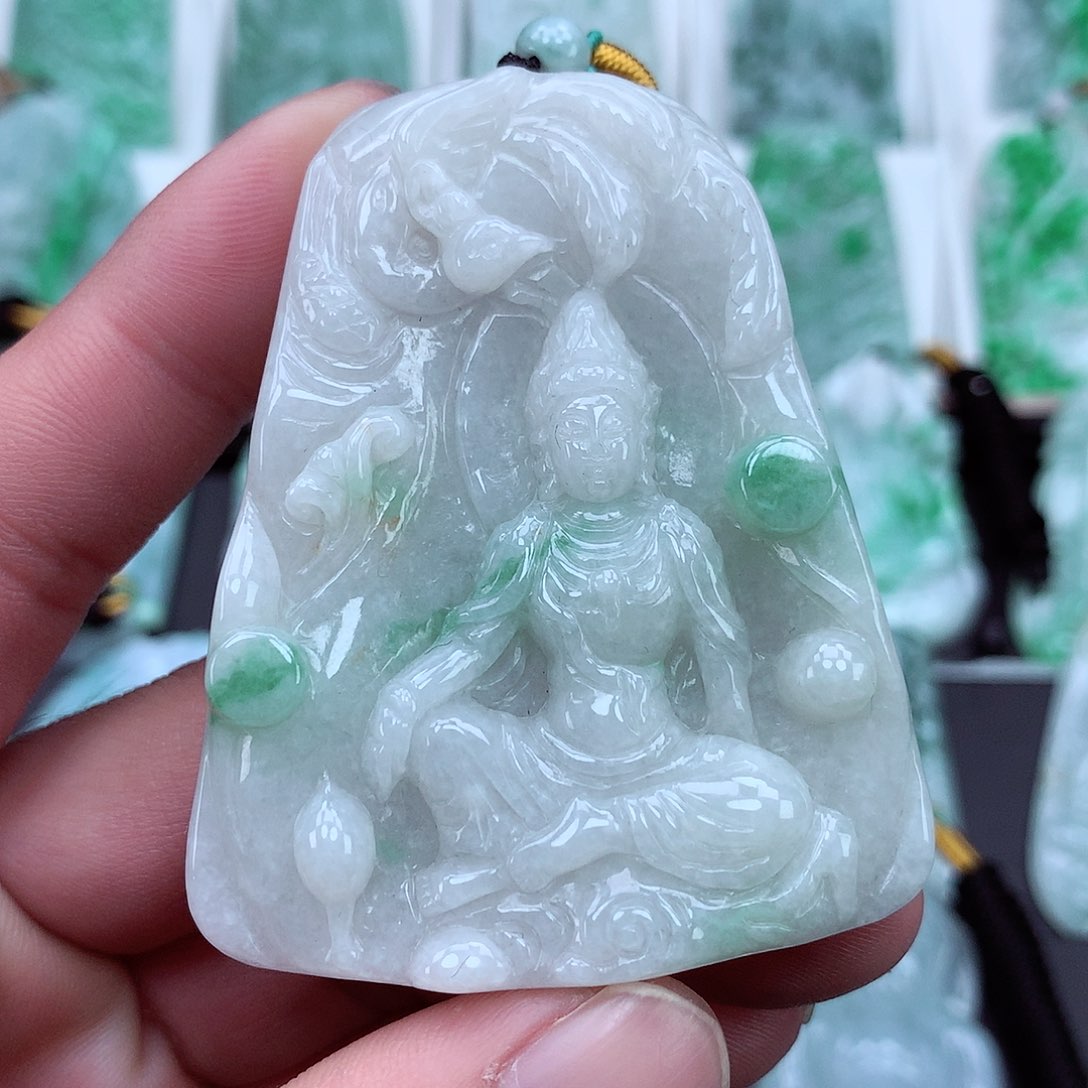 翡翠颈饰未镶嵌翡翠吊坠