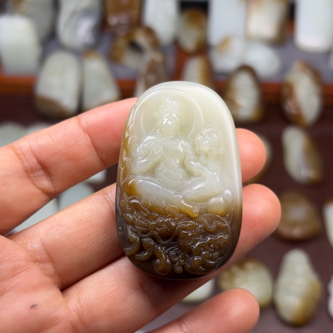 和田玉（糖玉）颈饰未镶嵌