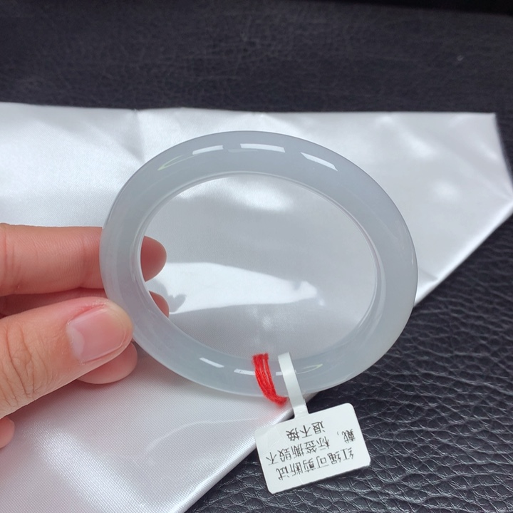 翡翠手镯（圆镯）未镶嵌