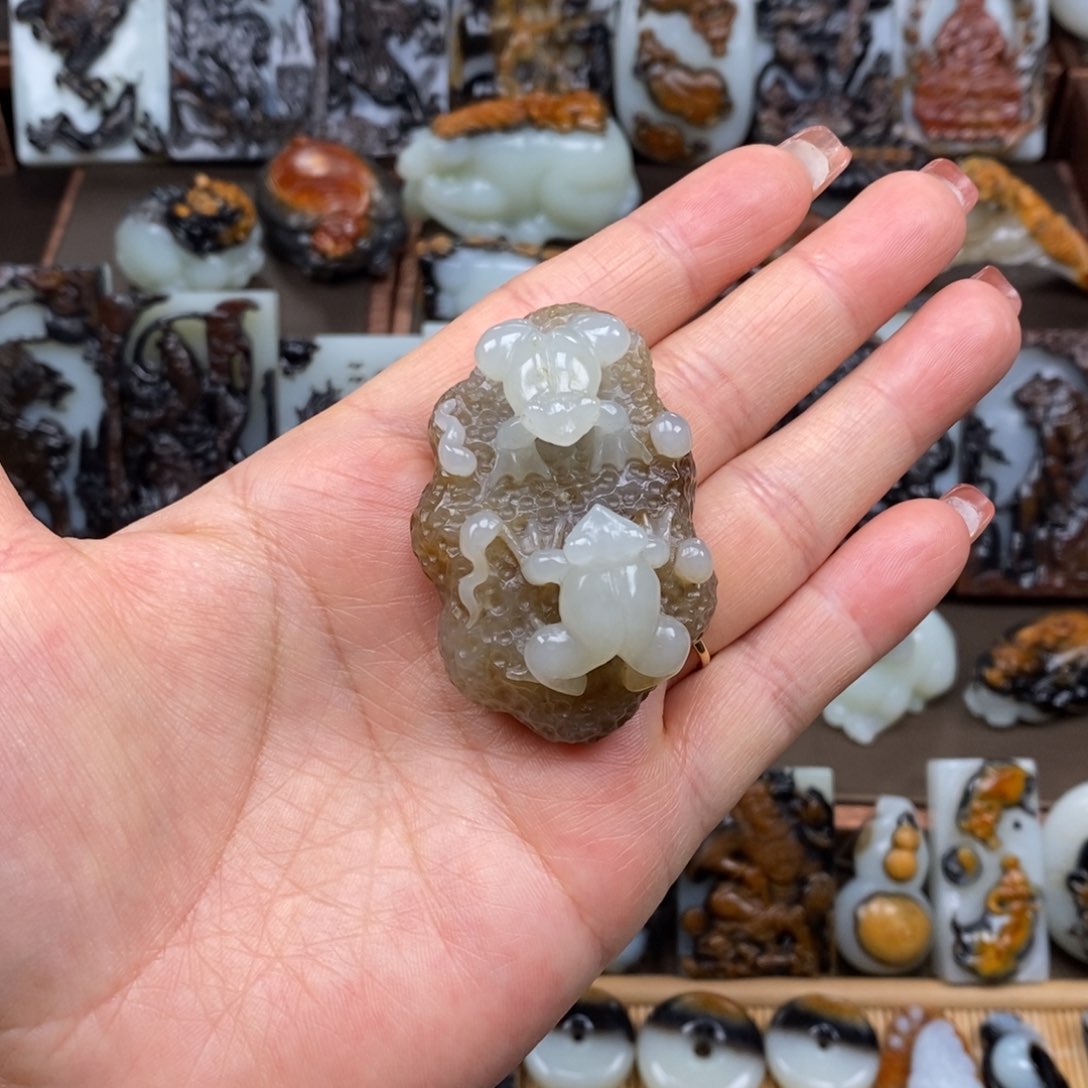 颈饰未镶嵌和田玉