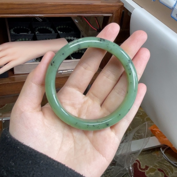 和田玉未镶嵌手镯58