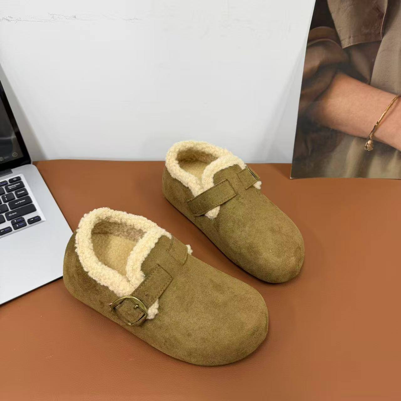 W668新款边扣加绒舒适百搭软底圆头博肯鞋仓