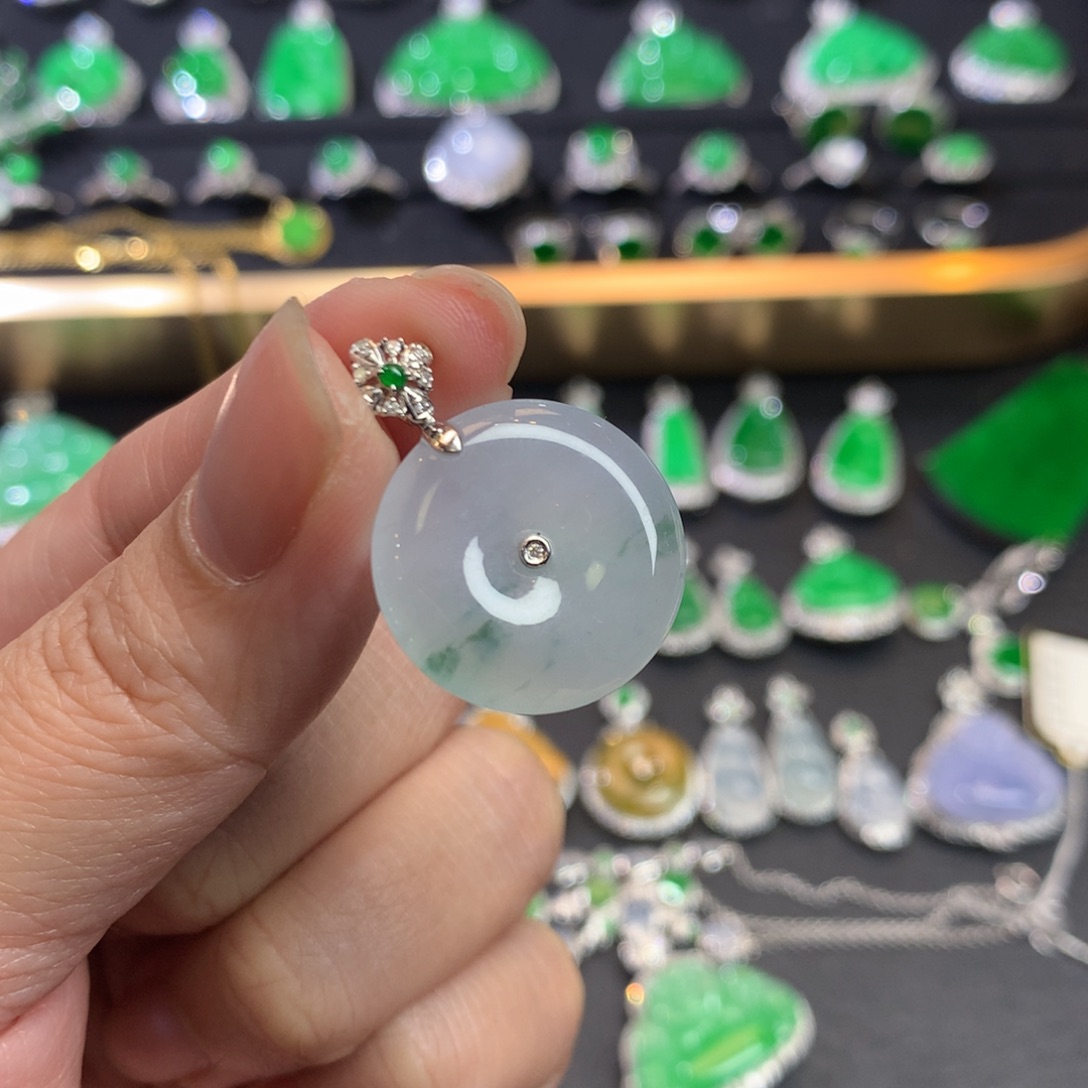 翡翠吊坠(不含链)18K金镶嵌