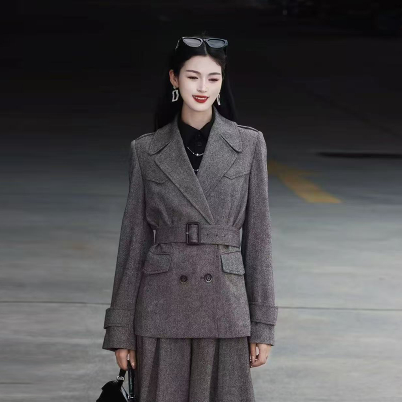 【商场同款】秋冬款时尚气质收腰中长款绵羊毛西装外套摩登猫140083