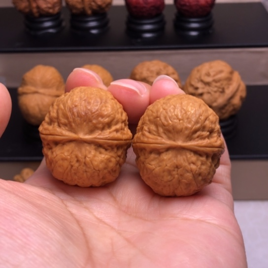 文玩核桃把件蚂蚁纹元宝7