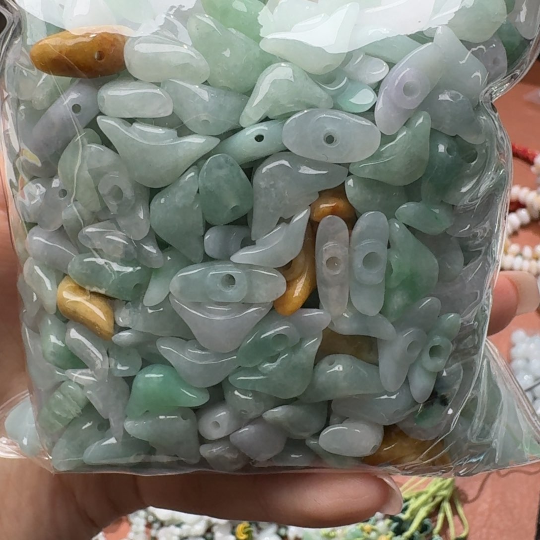 未镶嵌挂件翡翠福利10个，不包邮，拍邮费发货