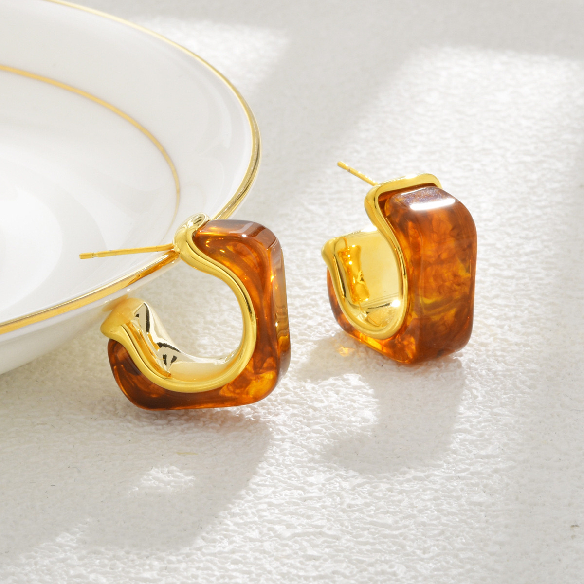 铜合金耳饰 复古气质美拉德咖色耳环个性C形耳钉时尚轻奢耳饰女