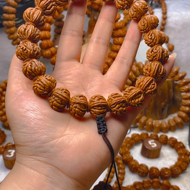 桃核手串C****眸红魔爆肚手持