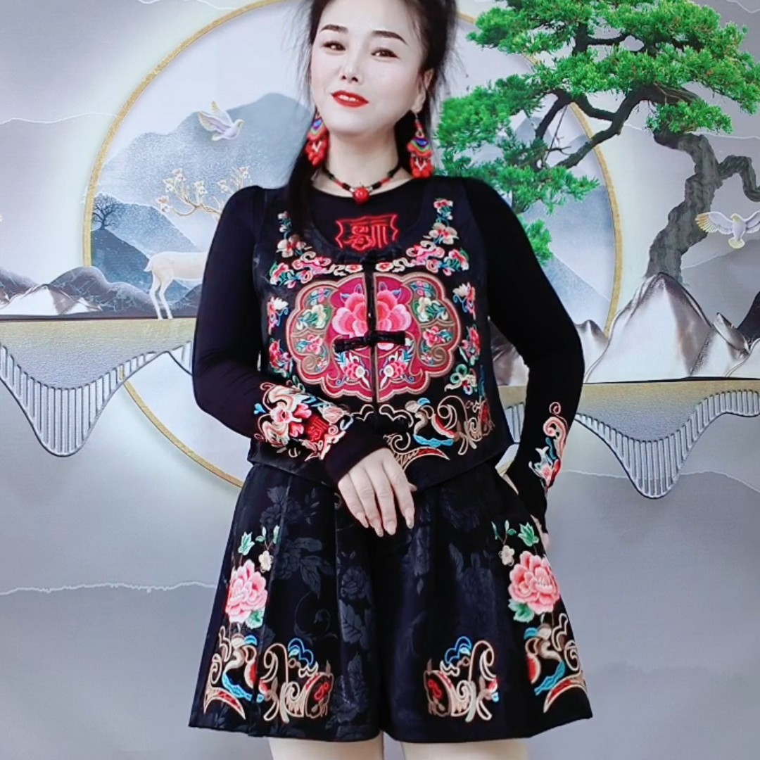 民族风刺绣三件套短裤+马甲+小衫（裤子尺码偏大都会小拿一个尺码）