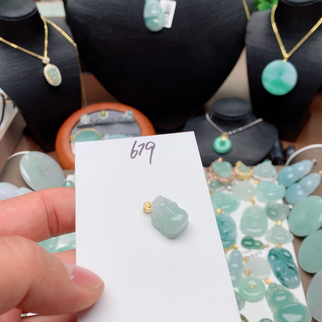 翡翠颈饰银S925镶嵌吊坠