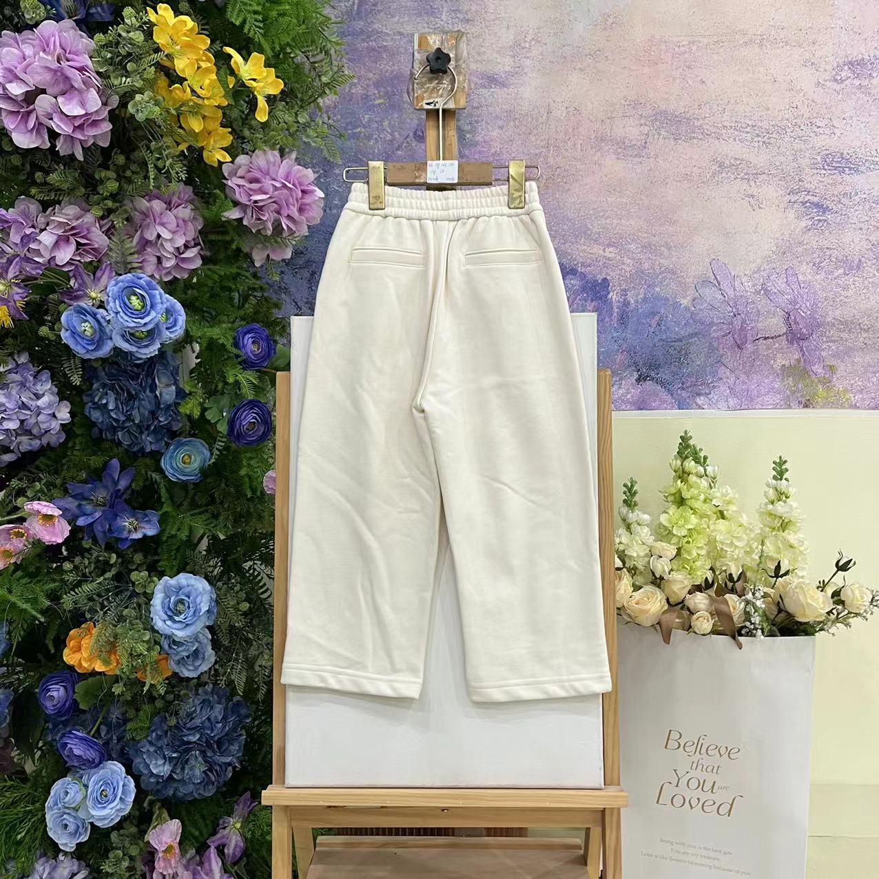 544S米色裤子3358