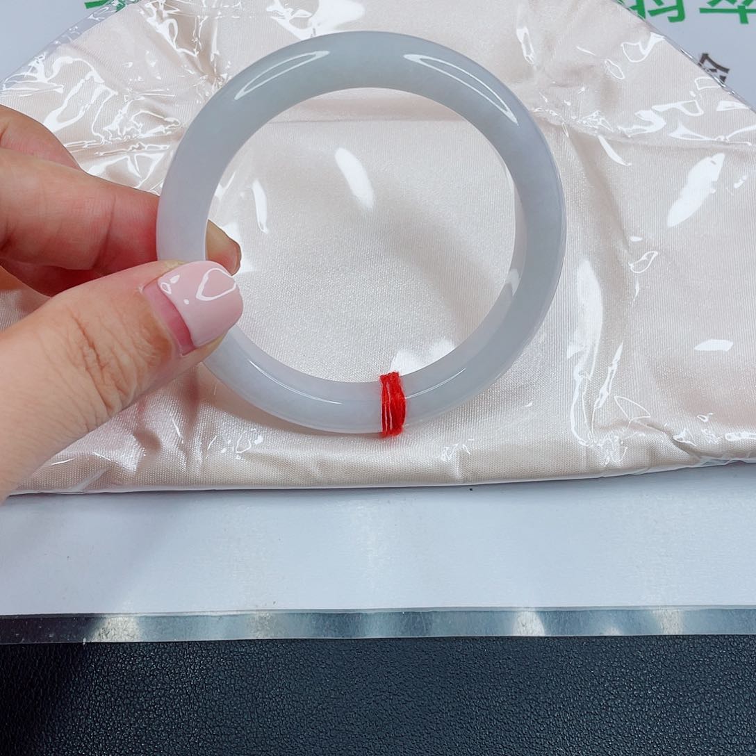翡翠手镯未镶嵌玲*白月光
