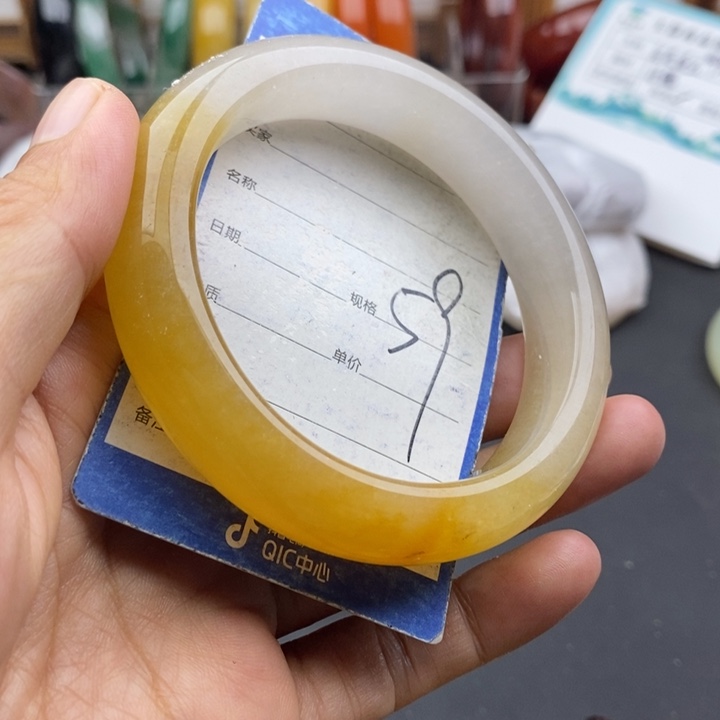 未镶嵌手镯石英质玉
