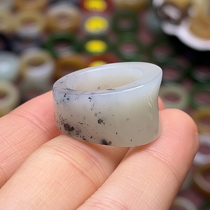 和田玉未镶嵌戒指17.5点墨青花