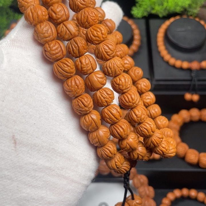 人****木质类精品桃核脖挂