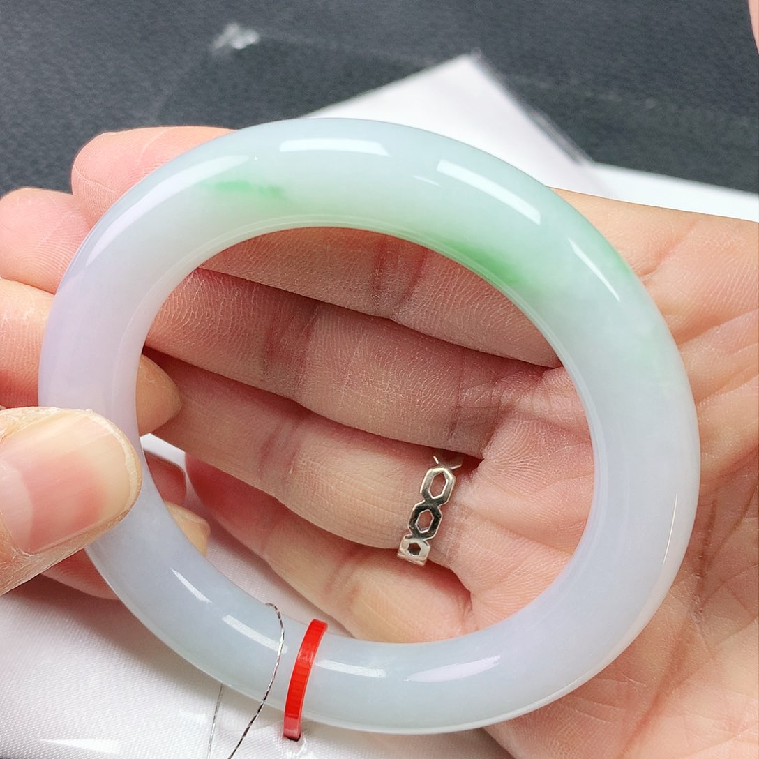 翡翠手镯未镶嵌50胖