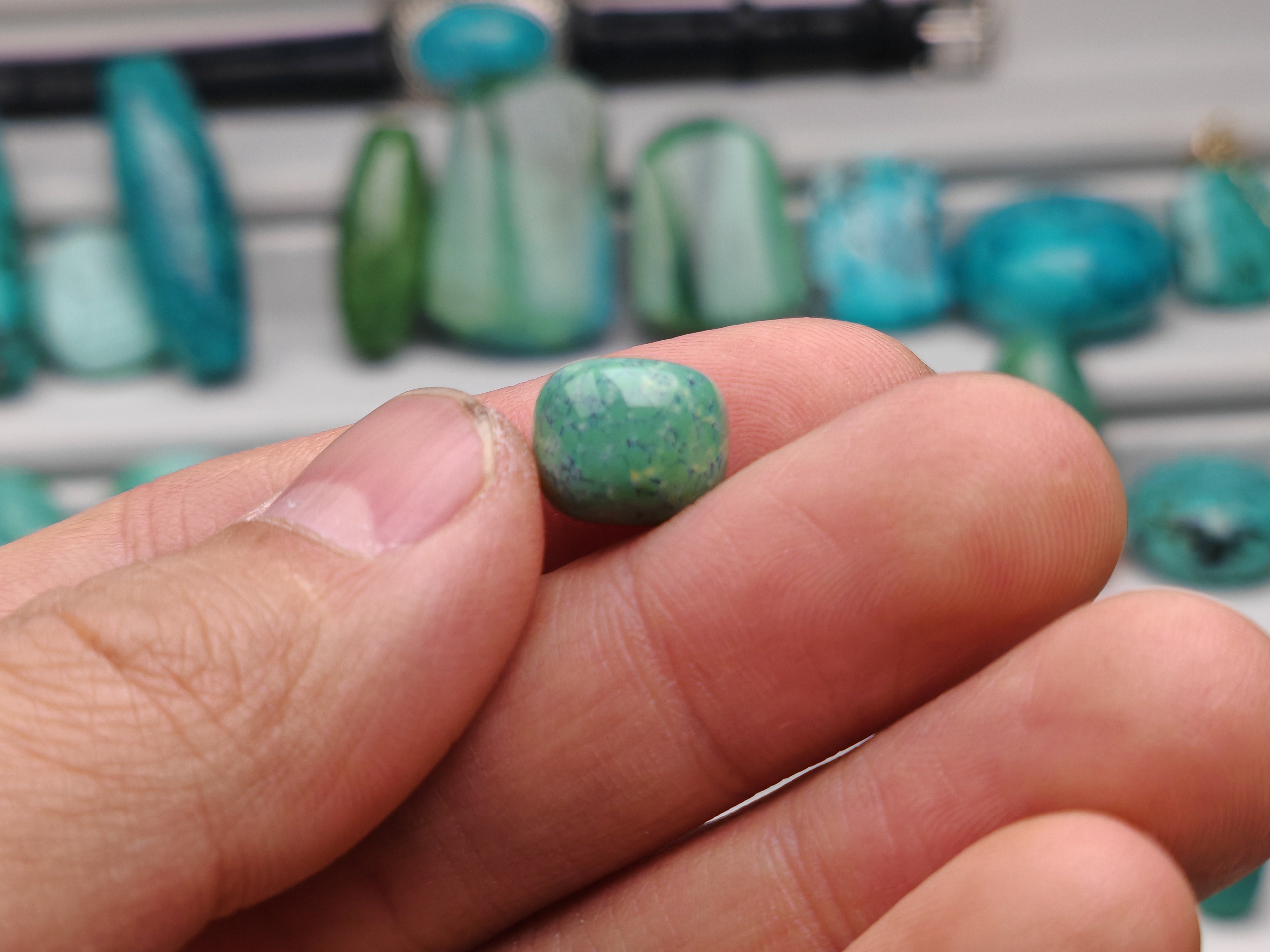 湖北十堰原矿绿松石圆珠