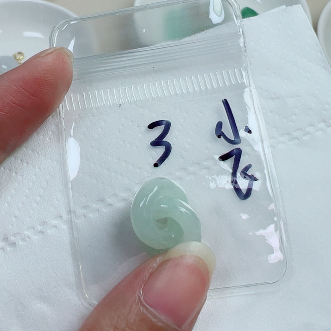 小***飞翡翠散珠3 号链接，a货翡翠