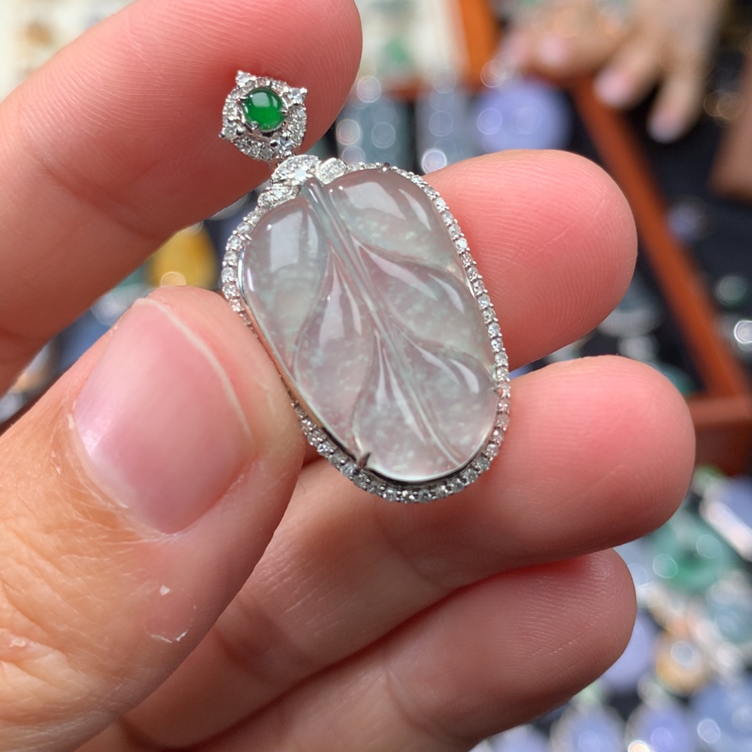 吊坠(不含链)18K金镶嵌翡翠