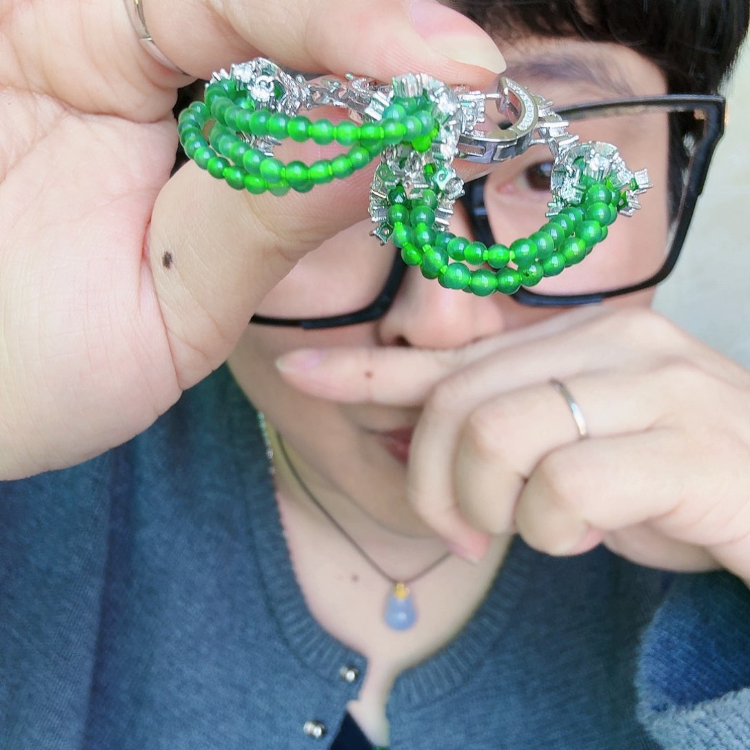 翡翠颈饰未镶嵌一对