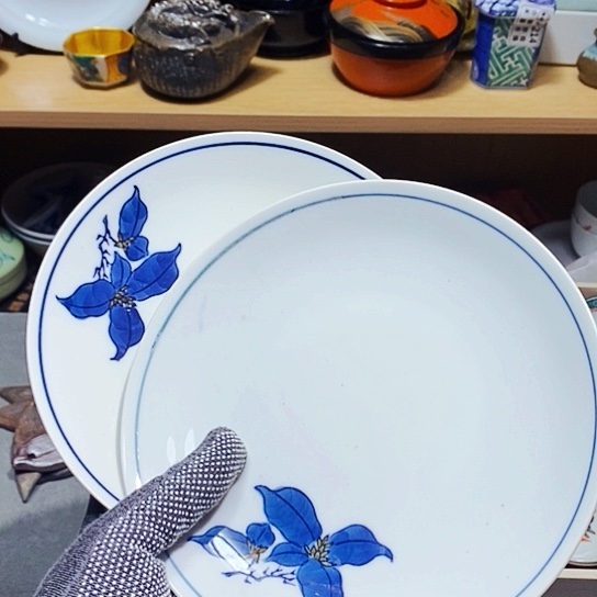 瓷片新年快乐。天天开心