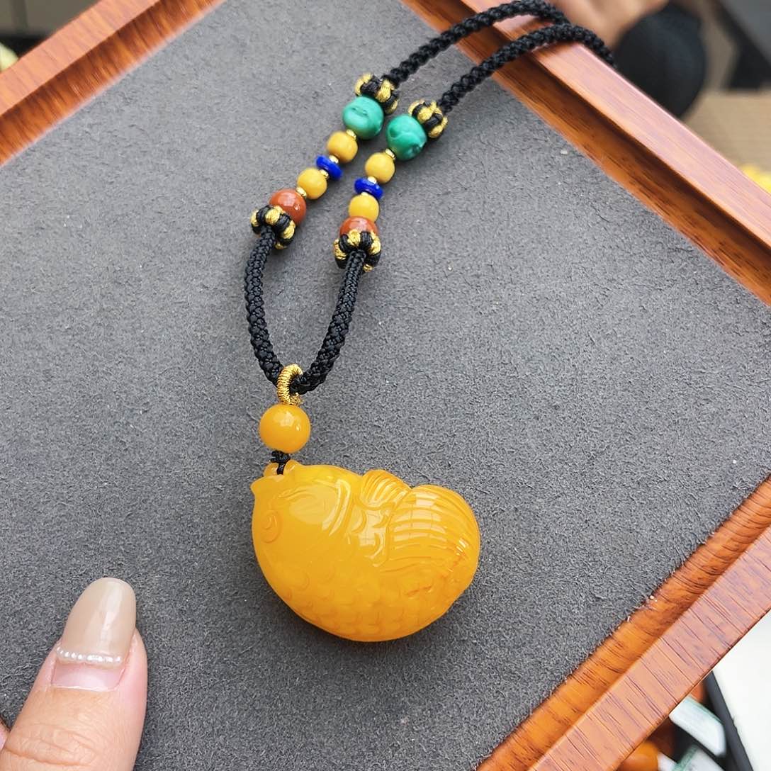 琥珀手链未镶嵌吊坠