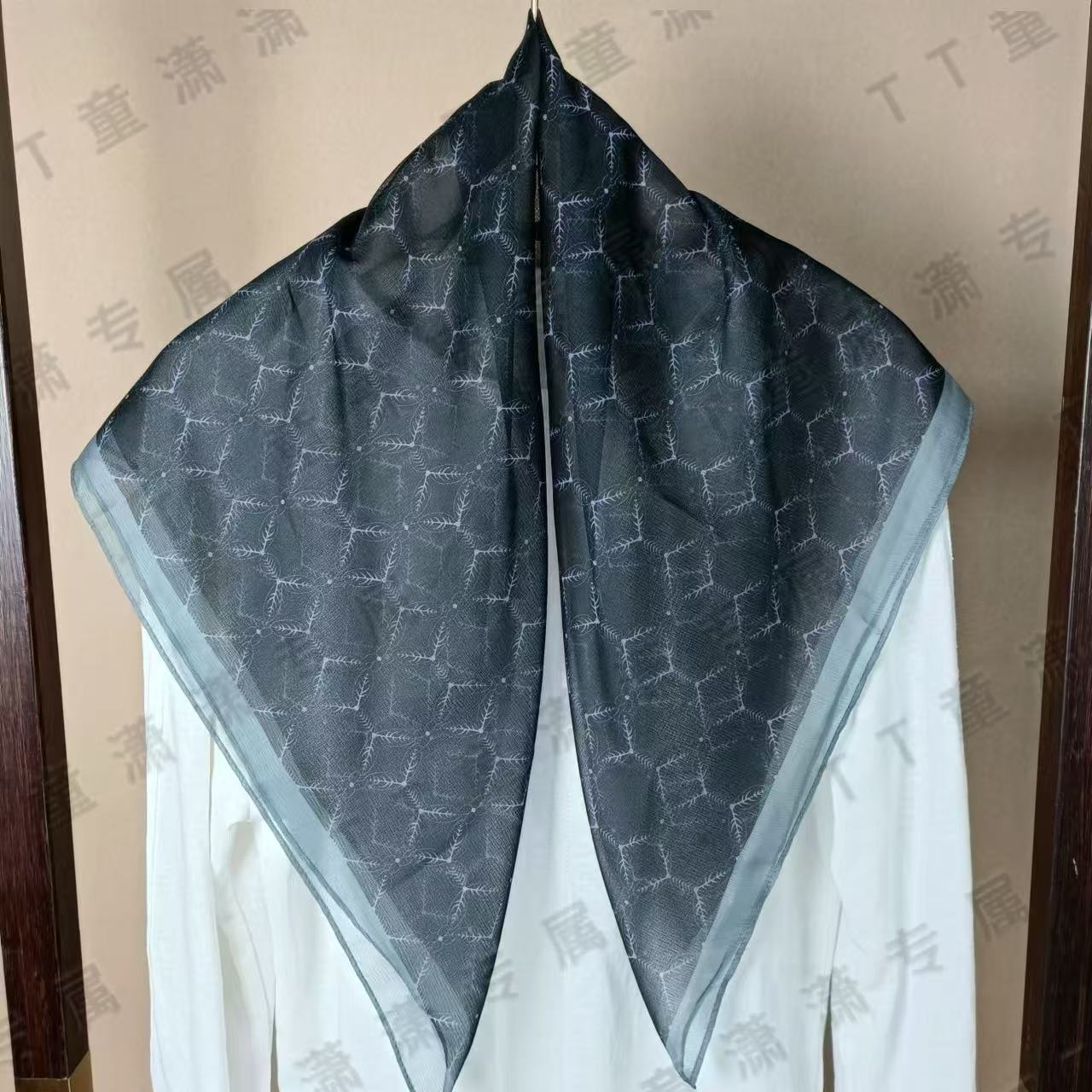 （几何三叶花）西丽纱围巾65*65左右小方巾