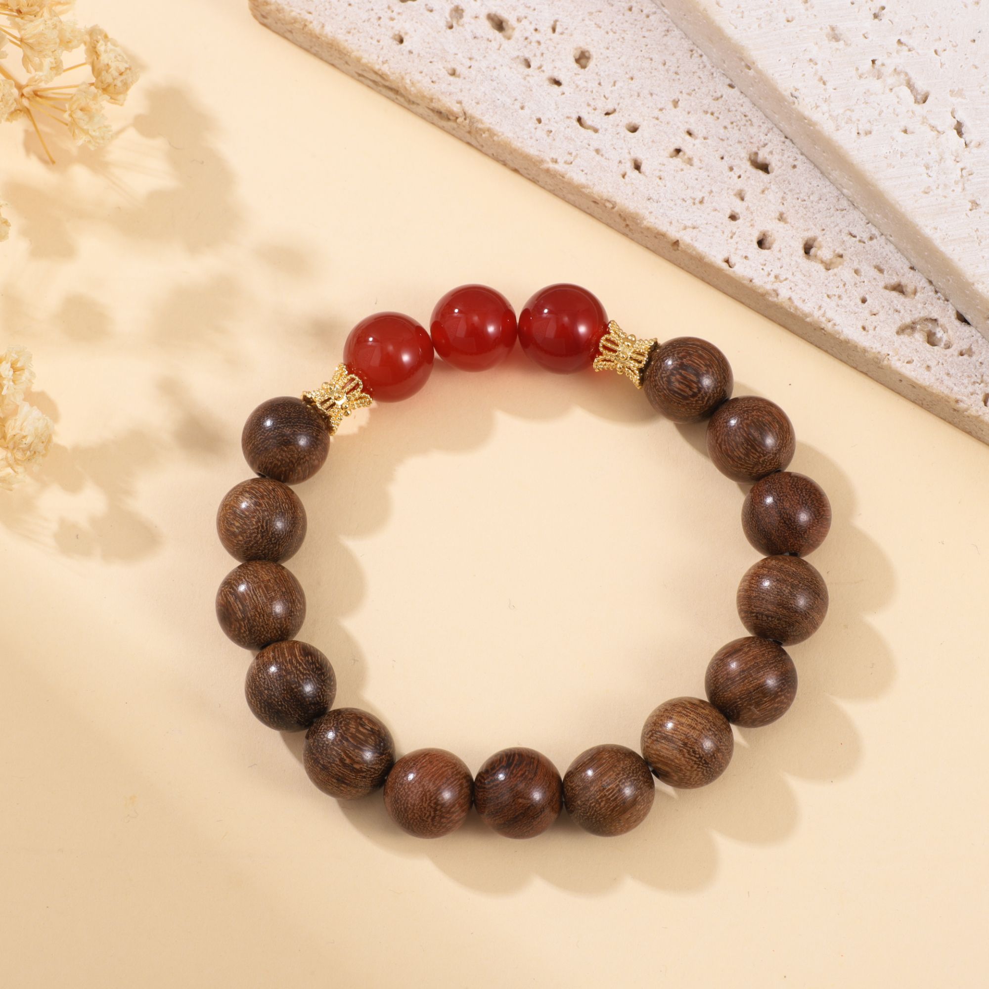 K39金丝檀红玛瑙三珠手串R499