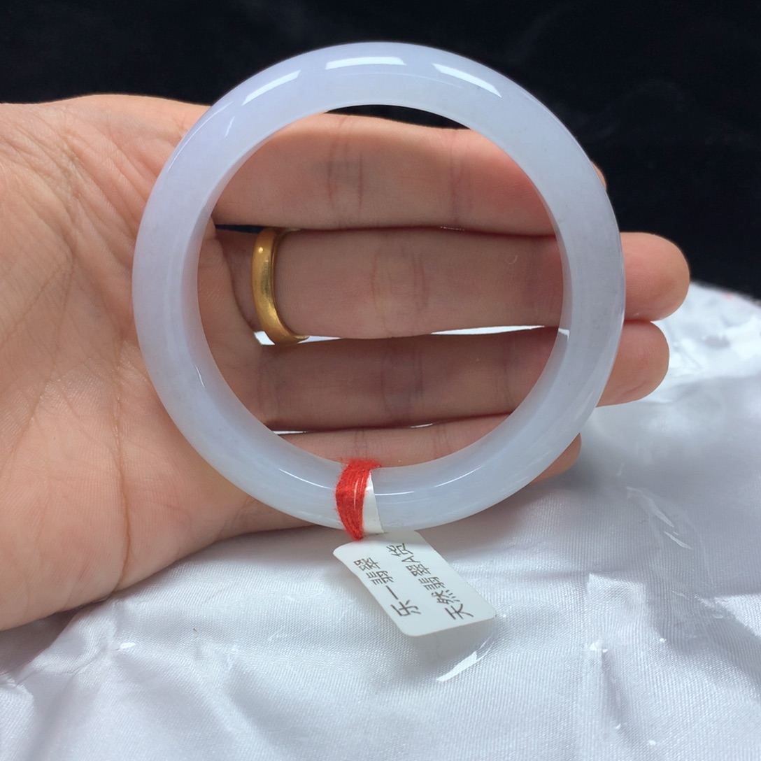 翡翠未镶嵌手镯（圆镯）56.2