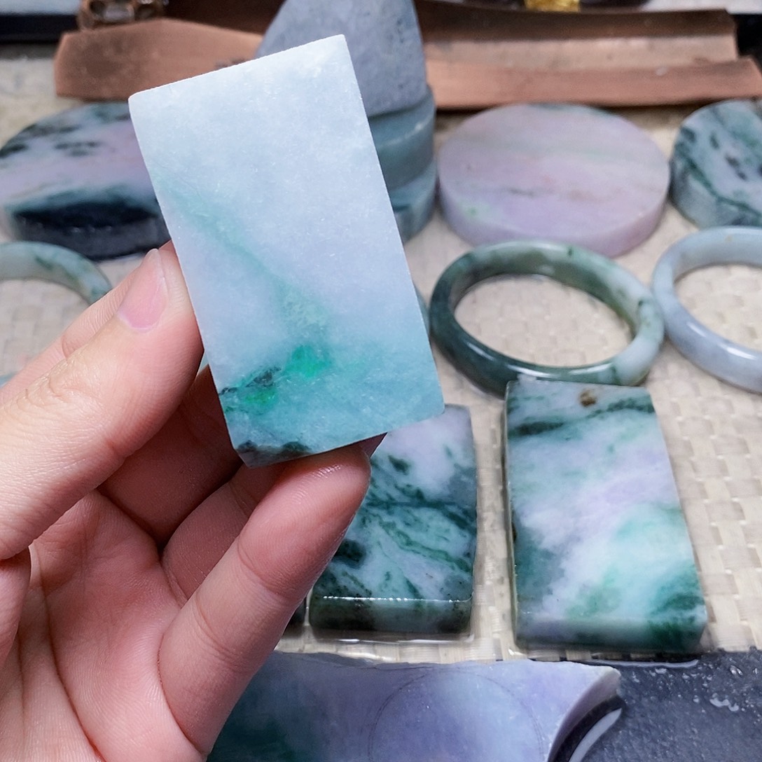 品***味翡翠未镶嵌颈饰588