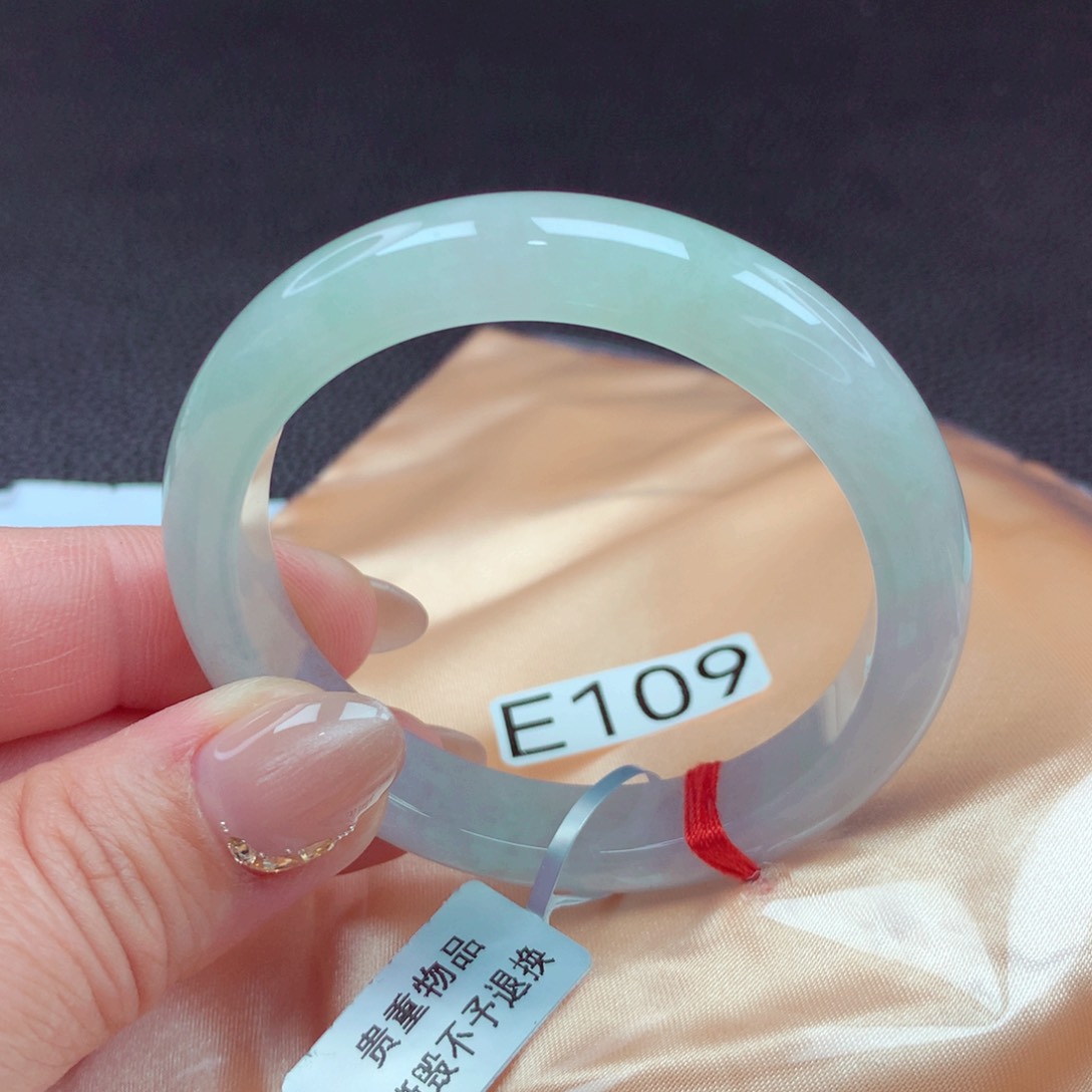 翡翠手镯未镶嵌手镯88