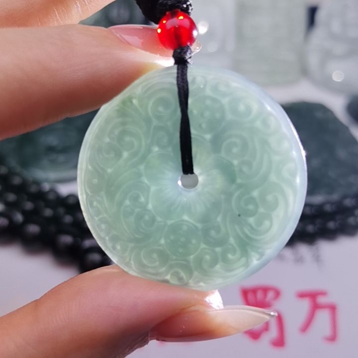 翡翠颈饰未镶嵌天然的A货翡翠多样性发货