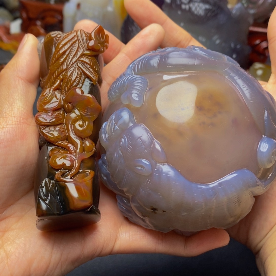 玛瑙/玉髓手把件未镶嵌大*哥