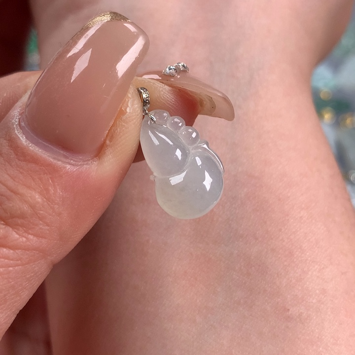 翡翠颈饰18K金镶嵌葫芦