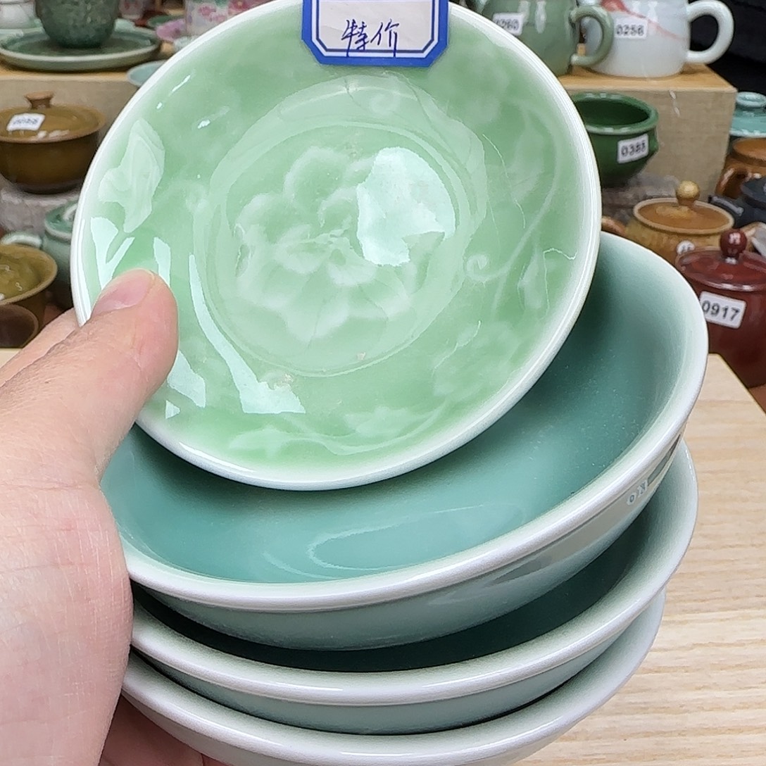 龙泉敬悦青瓷品茗杯微瑕