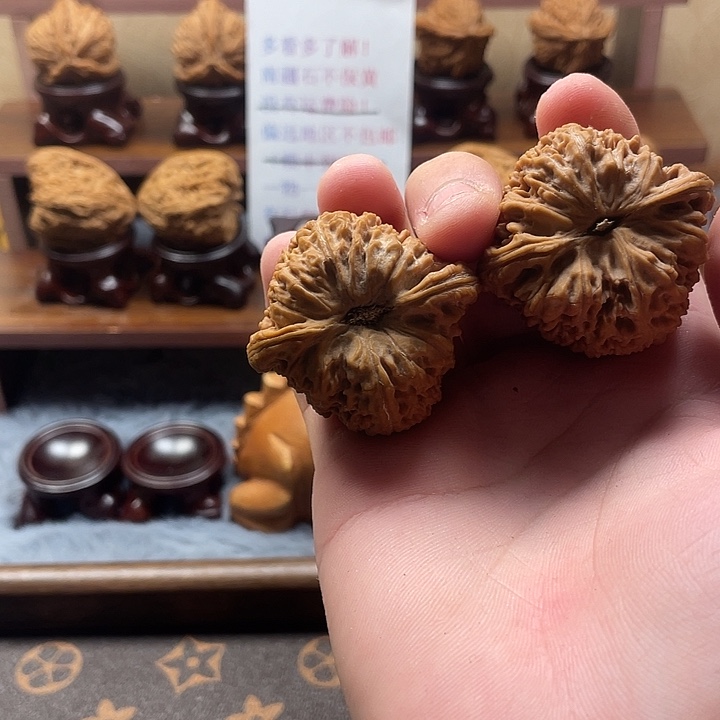 阳***仔吊坠文玩核桃1111