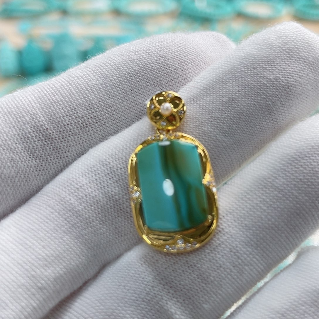 绿松石珠宝奇石18K金镶嵌