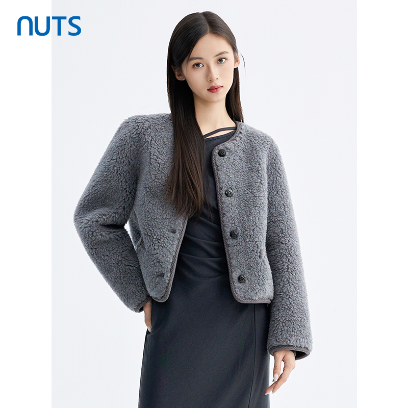 NUTS那时商场同款冬季纯色时尚短款圆领长袖毛绒外套女5431301A1