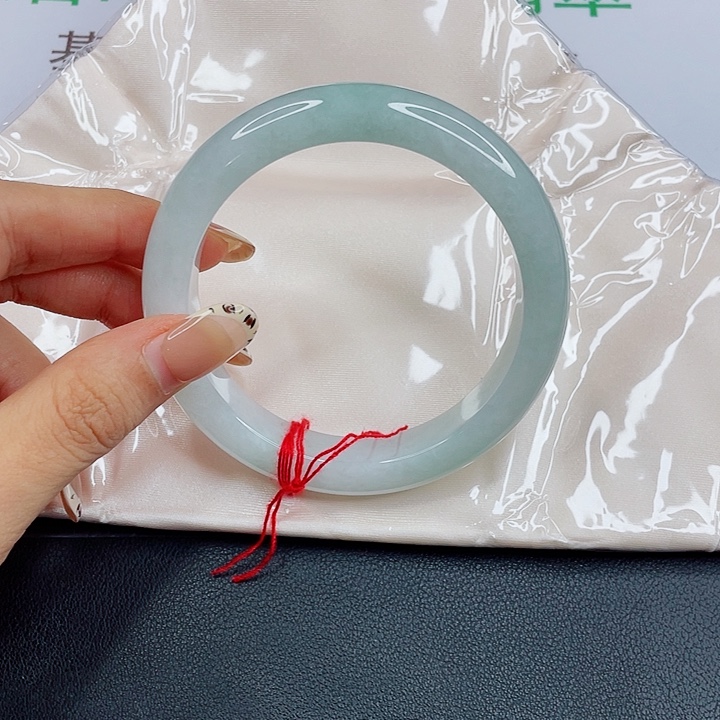 悦***衣未镶嵌手镯翡翠冰晴绿