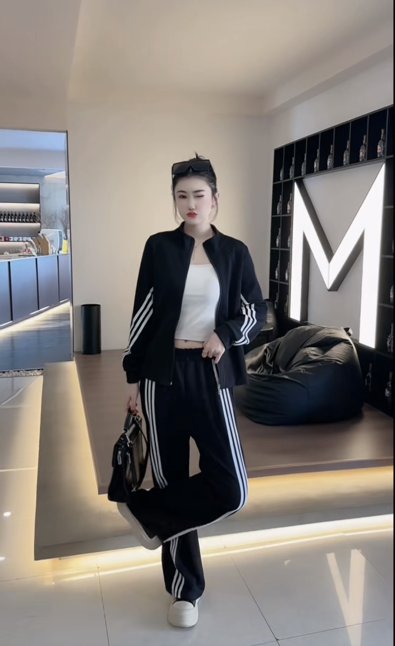 丽姐家短款百搭秋季女装网红时尚洋气休闲运动时尚套装拼接大码