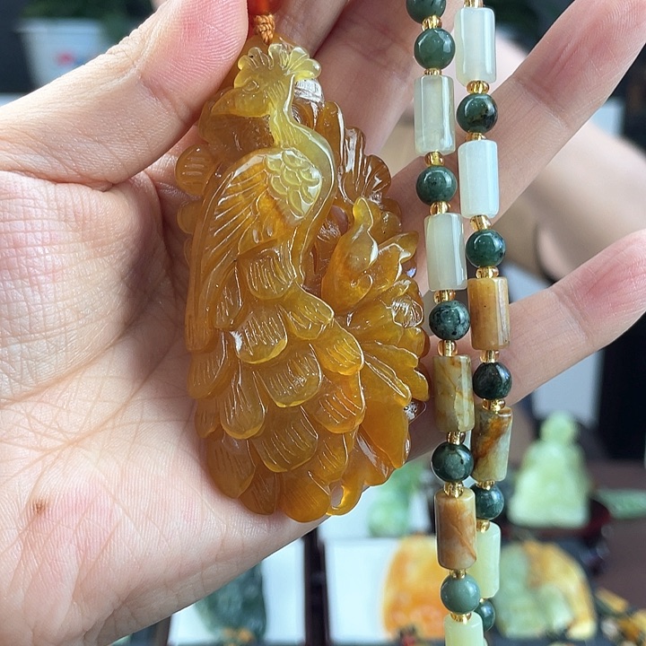 蛇纹石玉颈饰未镶嵌