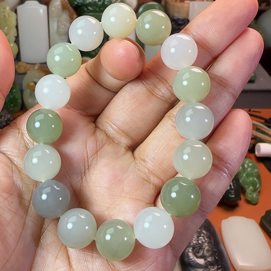 和田玉颈饰未镶嵌